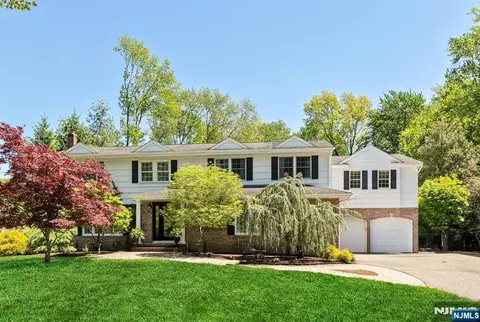 411 Snyder Rd, Wyckoff, NJ 07481
