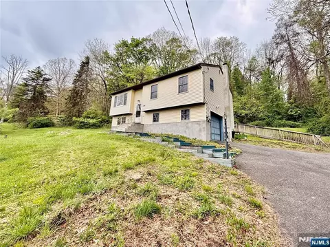 154 Cork Hl, Franklin, NJ 07416