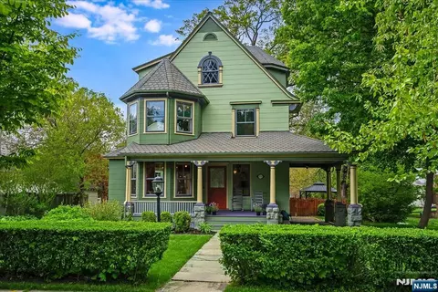 118 Fullerton Ave, Montclair, NJ 07042