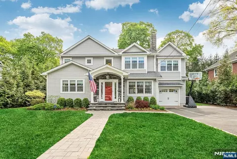 159 Hampton Pl, Ridgewood, NJ 07450