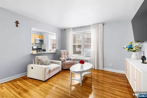 2350 Linwood Ave #1E, Fort Lee, NJ 07024