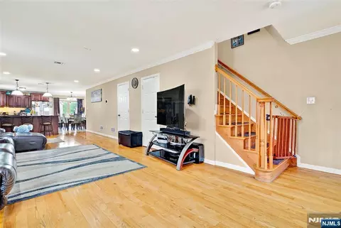 286 James St, Hackensack, NJ 07601 photo 6