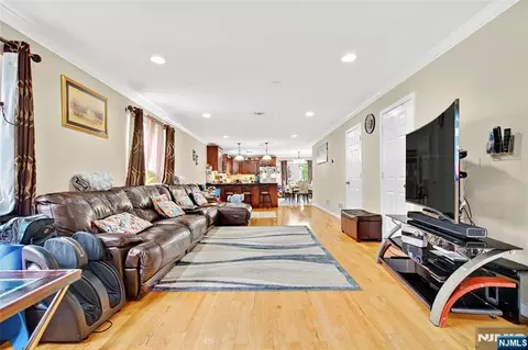 286 James St, Hackensack, NJ 07601 photo 9