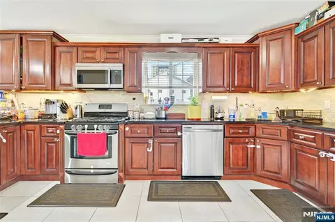 286 James St, Hackensack, NJ 07601 photo 16