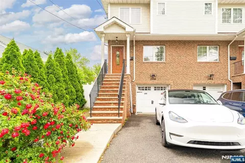 286 James St, Hackensack, NJ 07601 photo 3
