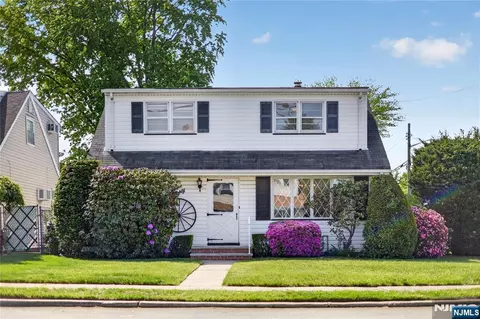 180 Oxford Ave, Saddle Brook, NJ 07663