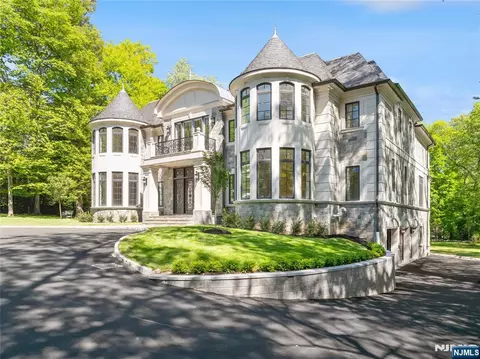 80 Church St, Alpine, NJ 07620