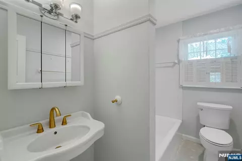 Bath - 98 Vassar Dr, Paramus, NJ 07652 photo 1 of 5