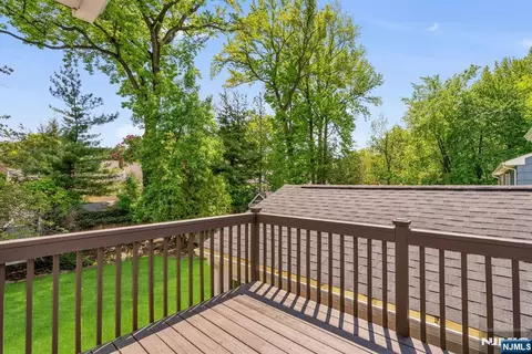 Exterior - 98 Vassar Dr, Paramus, NJ 07652 photo 4 of 7