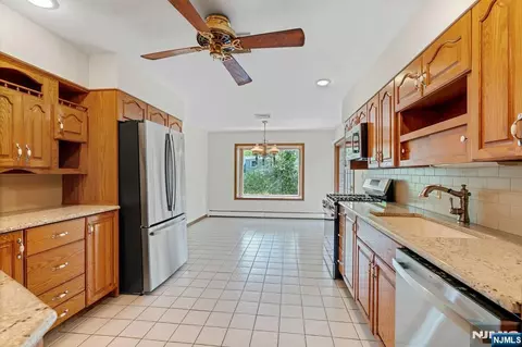 Kitchen - 98 Vassar Dr, Paramus, NJ 07652 photo 2 of 4