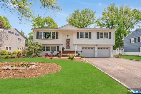 Exterior - 98 Vassar Dr, Paramus, NJ 07652 photo 3 of 7