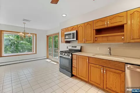 Kitchen - 98 Vassar Dr, Paramus, NJ 07652 photo 1 of 4