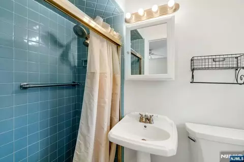 Bath - 98 Vassar Dr, Paramus, NJ 07652 photo 3 of 5