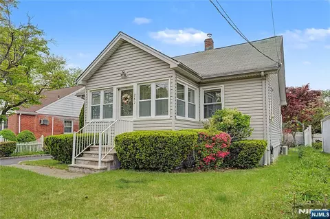 287 Madison Ave, New Milford, NJ 07646