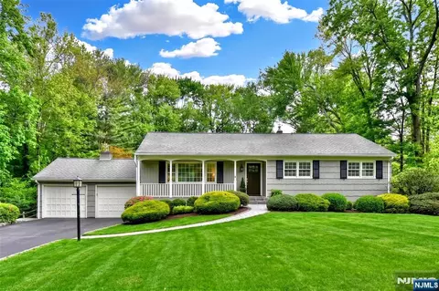 60 Dimmig Rd, Saddle River, NJ 07458