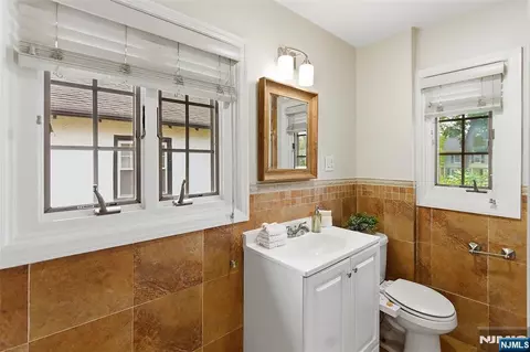 Bath - 31 Martin Ter, Hackensack, NJ 07601 photo 3 of 4