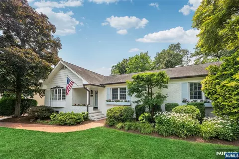 110 Ackerman Ave, Ho Ho Kus, NJ 07423