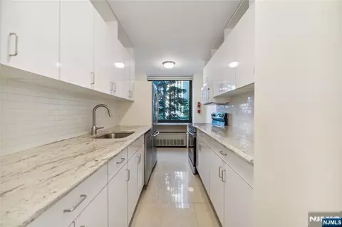 200 Winston #121, Cliffside Park, NJ 07010
