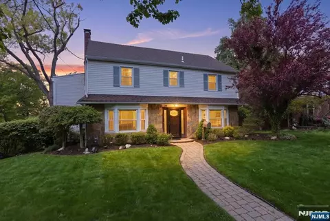 84 Raymond Ave, Rutherford, NJ 07070