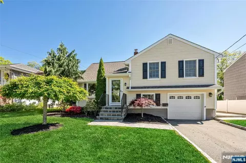 114 Summit Ave, Waldwick, NJ 07463