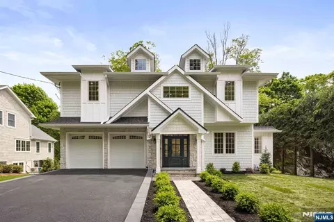 14 Beechwood Rd, Ho Ho Kus, NJ 07423