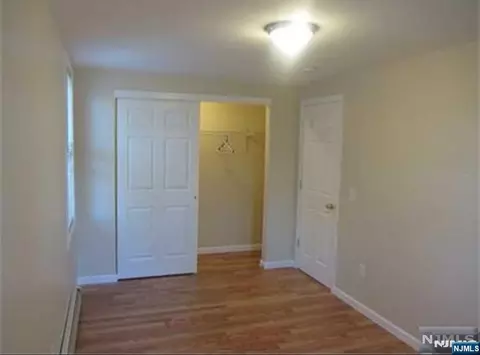 421 Riverside Dr, Wayne, NJ 07470 photo 5