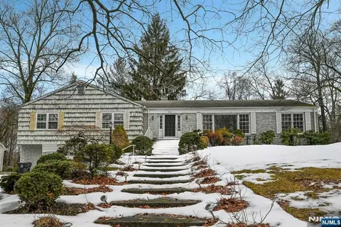 229 Allison Ct, Englewood, NJ 07631