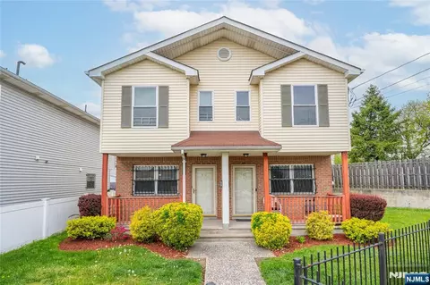 447-451 9th St, Newark, NJ 07103