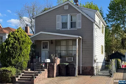 32 Phelps Ave, Bergenfield, NJ 07621