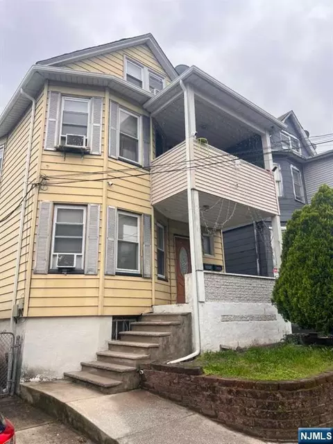 88 Genessee Ave, Paterson, NJ 07503