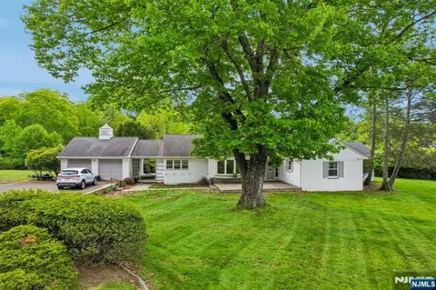 6 Saw Mill Rd, North Haledon, NJ 07508