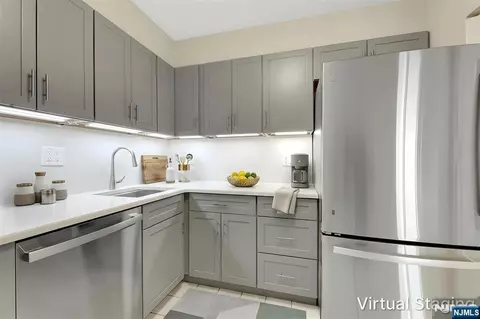 2000 Linwood #14 0, Fort Lee, NJ 07024