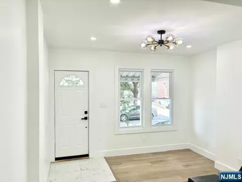 181 Washington St, Trenton, NJ 08611