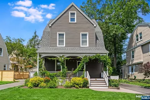 18 Gardiner Pl, Montclair, NJ 07042