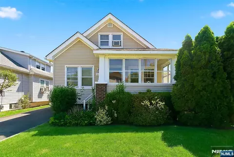 12-19 Rosewood St, Fair Lawn, NJ 07410