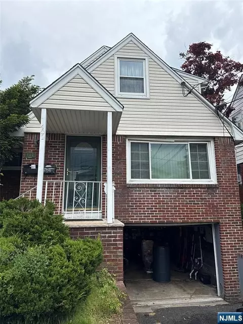 401 Chestnut Ave, South Hackensack, NJ 07606