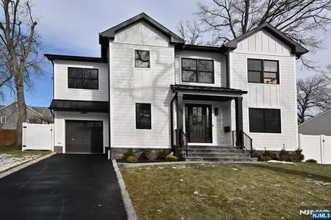 212 Monroe Ave, River Edge, NJ 07661