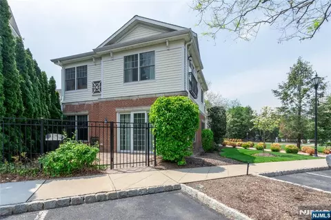 4102 Piermont Rd, Tenafly, NJ 07670