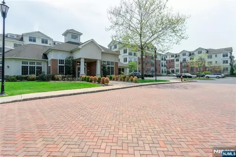 4102 Piermont Rd, Tenafly, NJ 07670