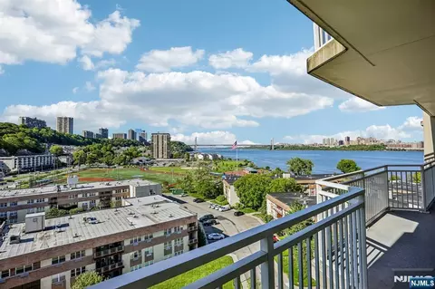 1077 River Rd #1013, Edgewater, NJ 07020