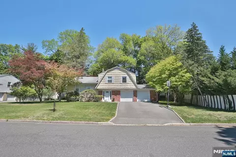 124 Lenox Ave, Demarest, NJ 07627