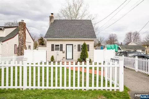 8 Navajo Ave, Lake Hiawatha, NJ 07034