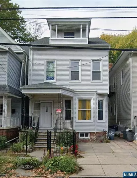 686 25th St, Paterson, NJ 07504