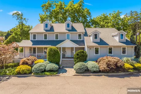 646 Teaneck Rd, Teaneck, NJ 07666
