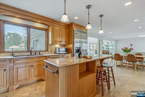 Kitchen - 670 Swathmore Ln, Paramus, NJ 07652 photo 1 of 6