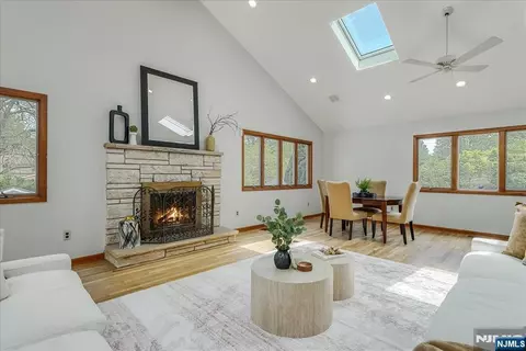 Living - 670 Swathmore Ln, Paramus, NJ 07652 photo 3 of 5