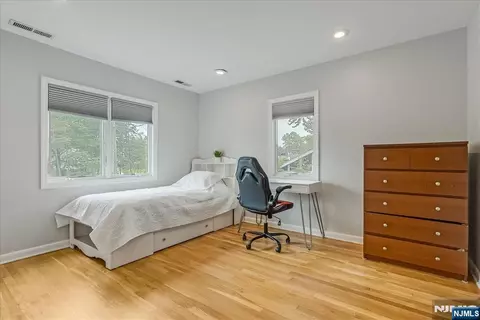 Bedroom - 670 Swathmore Ln, Paramus, NJ 07652 photo 3 of 5
