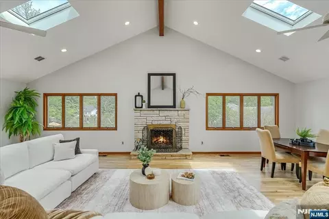 Living - 670 Swathmore Ln, Paramus, NJ 07652 photo 1 of 5