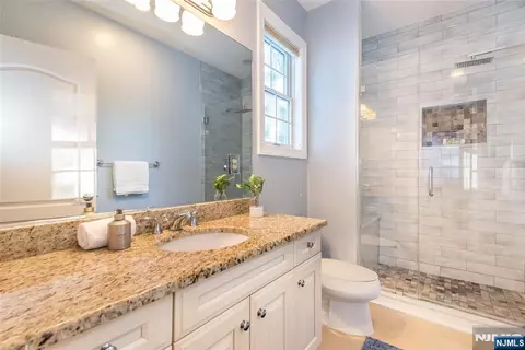 Bath - 3 Christopher Ct, Montclair, NJ 07042 photo 6 of 7