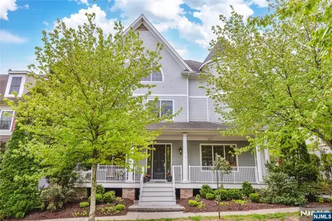3 Christopher Ct, Montclair, NJ 07042